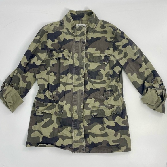 Charlotte Russe Lightweight Camo Shacket Jacket Full zip Adjustable sleeve‎ M - Picture 2 of 9